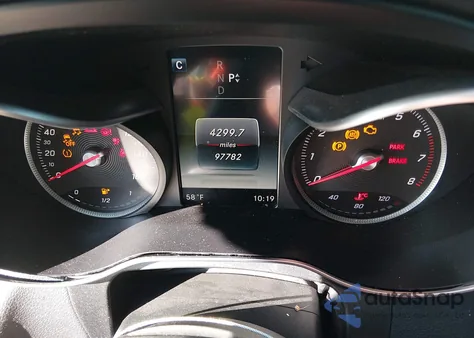 2016 Mercedes-Benz C 300 4Matic из США, поврежденный, VIN 55SWF4KB8GU134103